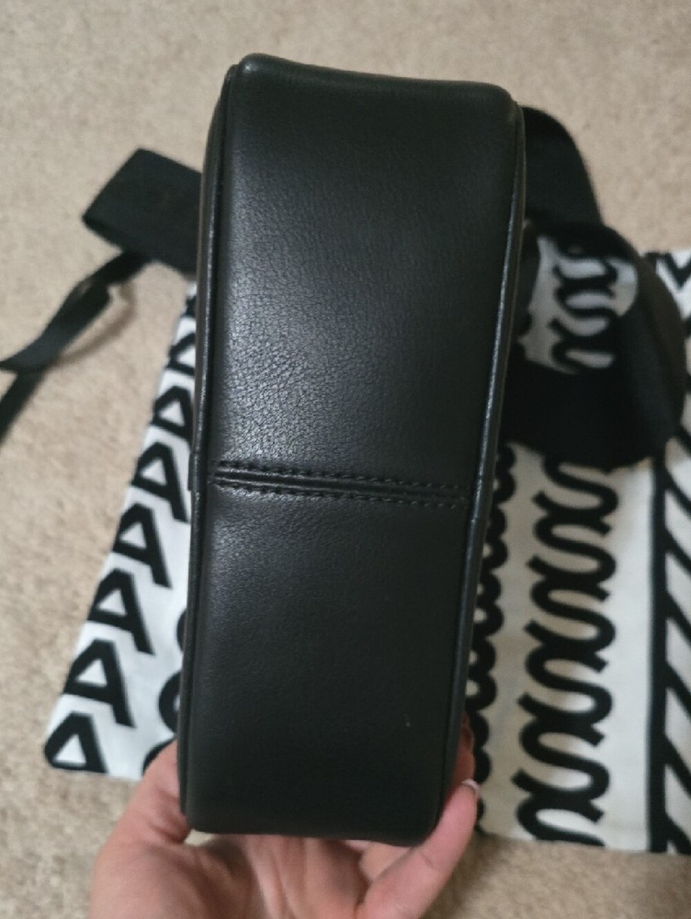 Authentic Original Marc Jacobs Black Leather Camera Logo Bag Dust Bag Included - Picture 3 of 7